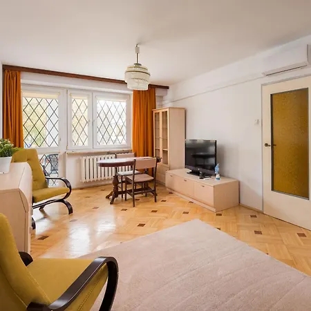 Dolina Sluzewiecka Homely By Bookinghost ワルシャワ